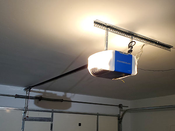 Choosing the Right Garage Door Opener Features