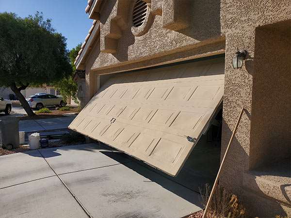 How to Know When to Replace Your Garage Door