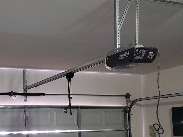 When It’s Time for a New Garage Door Opener