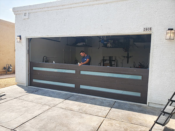 When You Should Replace Your Garage Door