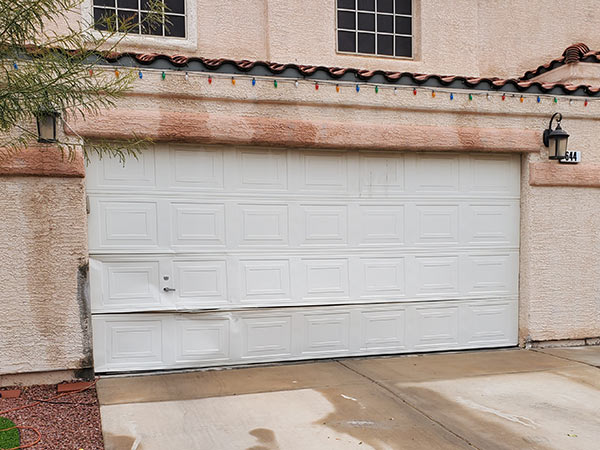 When to Call for Garage Door Repair